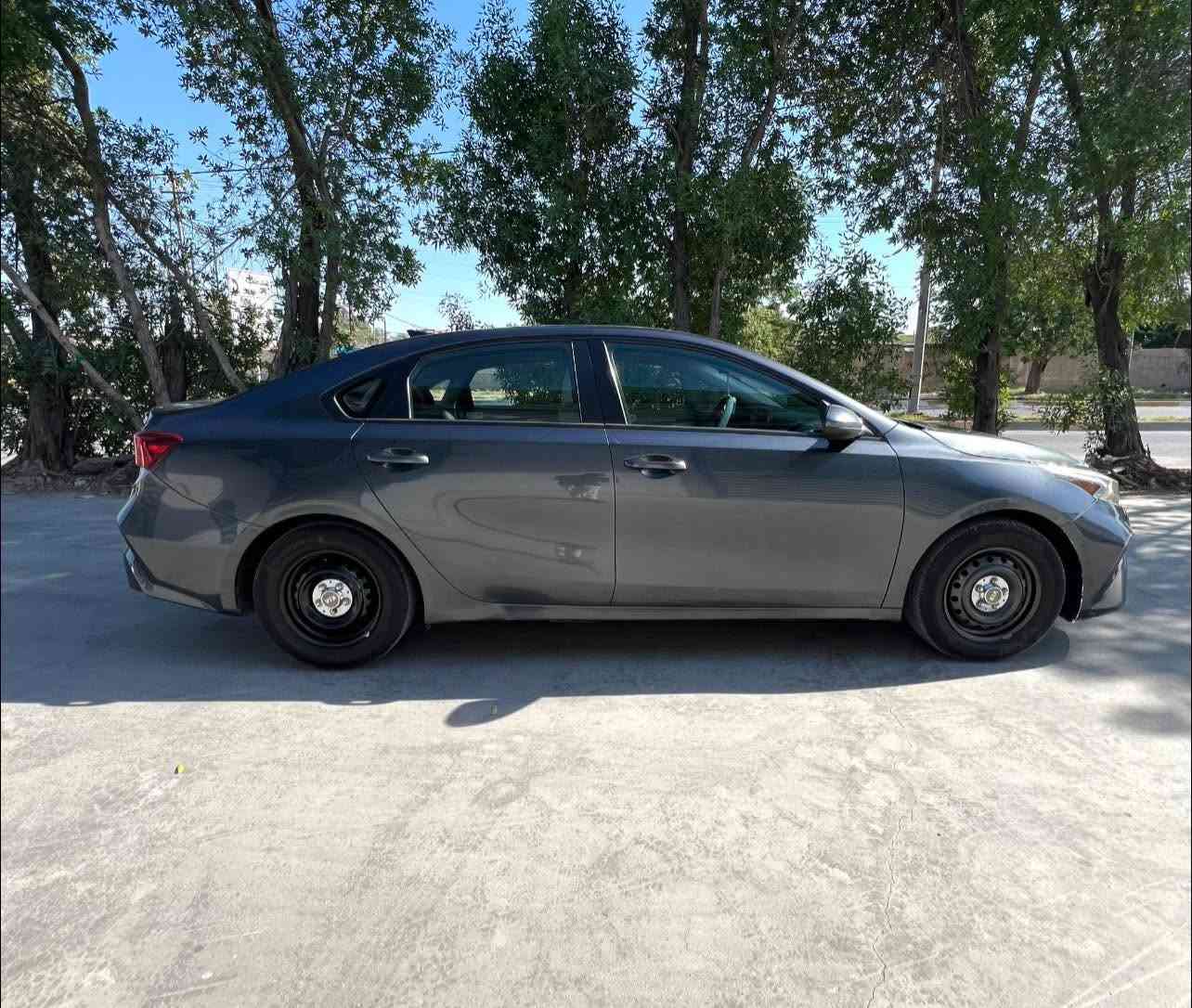 سلام عليكم كيا فورتي وارد امريكي موديل 22 حادثها بنيد وجاملغ مبدلات كيرها اي تي جديد السيارة بسمي تحويل ثاني يوم السعر 130بيها مجال بصيط العنوان بغداد التاجيات  ‭
***********رقم الهاتف
