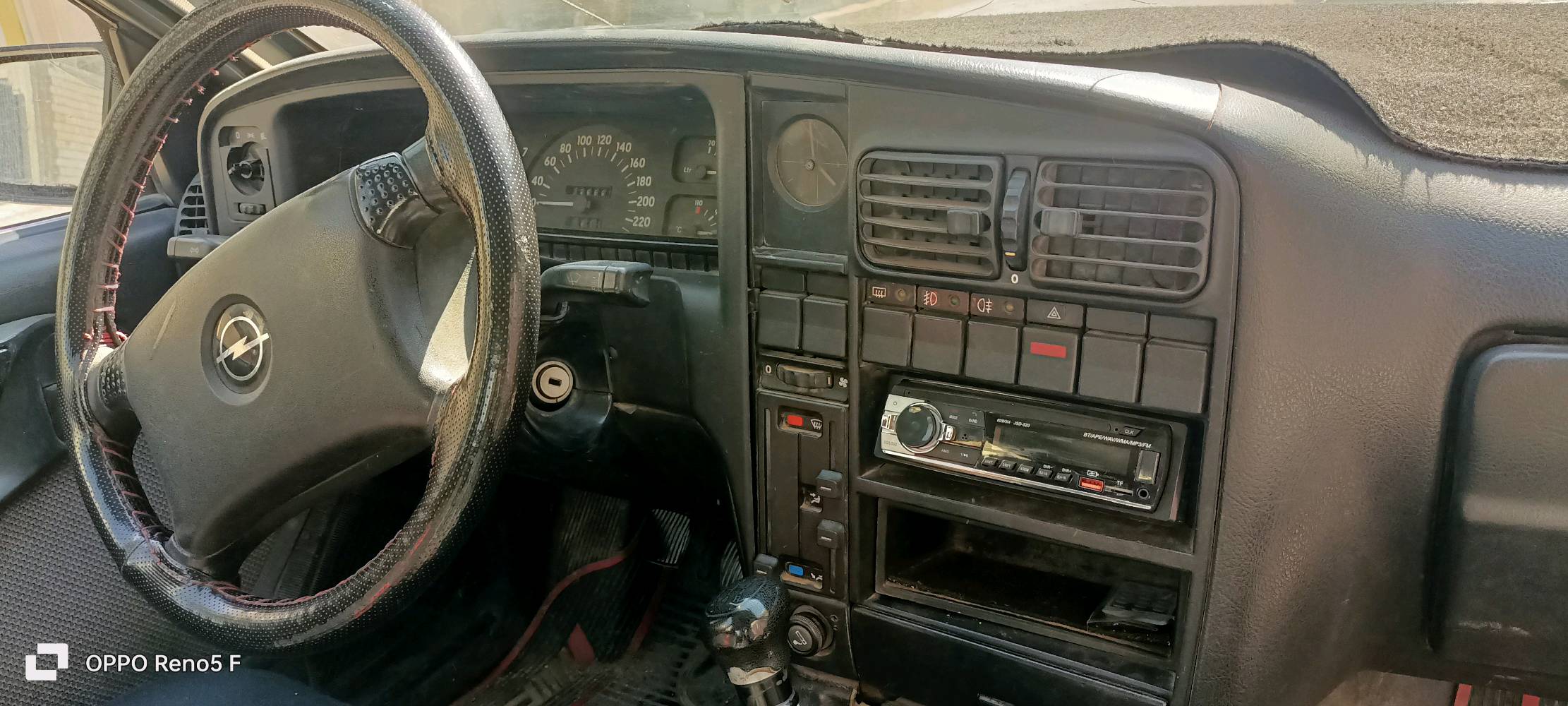 السلام عليكم اوبل اوميكا موديل 1992 كير عادي مكينه 2000 سنويه جديده الى نهايه 2029 رقم انكليزي مسطره رقم بغداد صاحبه يمي كير مكينه مكفوله مصبوغه جماليه لون رصاصي فيلي سنتر لك شغال جام كهرباء بطاين نضيفه دشبول نضيف السياره بيه ونه قليله بالاكسر صدر نص عمر ونقص بطانه تنته بس مكان بغداد العبيدي والمشتل السعر 40 وبيه مجال ***********