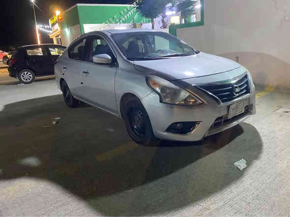 السلام عليكم 
نيسان فيرسا SV موديل 2019
رقم نينوى ، سنوية 2027 
قطعتين صبغ ، كير و مكينة و تبريد شرط
بيع او مراوس حسب القناعة 
السعر 102 
شرط التحويل
*********** موصل
