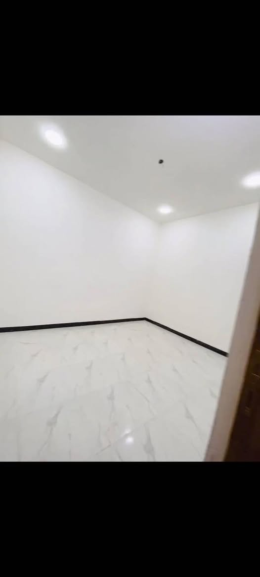 مشتمل للبيع حي السلام 
م 120
بناء حديث 
***********

‭٠٧٨٦ ٦٤٨ ٧٢٩٣‬
