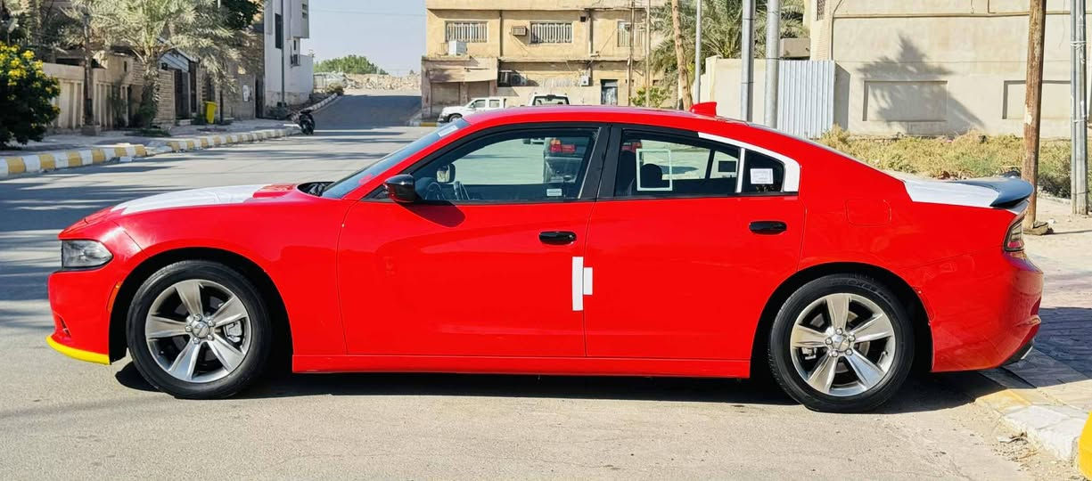 جارجر 2017 اصل بسمي كفاله صبغ وتبديل . بيها بارد بسيط قبق الجنطه والداير الخلفي وبيها حالوب خفيف. صور الحادث بالمنشور.
السياره فول مواصفات فقط بدون فتحه . جاهزه للاخير 
السعر 177 بيع او مراوس
***********
البصره شارع التأميم
