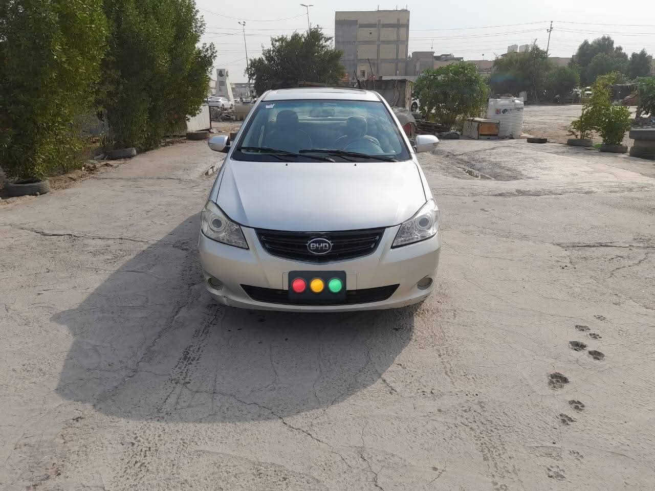 السلام عليكم بي وايدي بدون كصه مكفول من السرقه والعشاير موديل ٢٠١٣فول مواصفات تبريد تخم تاير حداديه كامل***********
