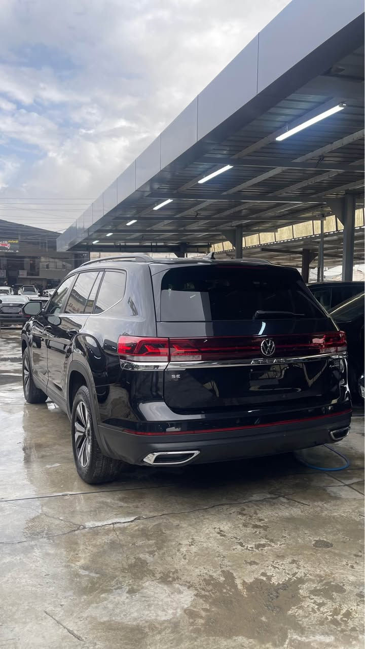 Volkswagen atlas 2024 SE 
4motion
نمونەیە لە جوانی و پاک و خاوێنی 
٤ پستنی تۆڕبۆیە 
ناوی هەموی لەمسە
گێچ ئەلیکترۆنی
برێل بەسمە
تەنها بۆنیدی بۆیاخە بێ ناوگرتن بێ ئەیرباگ تەقین
٣ ڕیز کوشنە 
(سوکان هیتەرە 
کوشن سارد و گەرمە
تەبرید مەرکەزیە 
IQ light واتا لایتەکانی ناوچەی کوێرەو لەگەڵ سوکان ئەسوڕێ 
فۆڕمەیشنە 
خەتی جادەیە 
تەحدید سورعەیە 
ڕادارەی پشت و پاشی هەیە…هتد) 

ناونیشان سلێمانی 
 نرخی 253 مەجال 
***********
Volkswagen Atlas Se 2024
4 motion
حجم المحرك 4 سلندر تربو

‎وارد امريكي   

بونيد صبخ فقط بدون دواخل بدون ايرباك

بدون دواخل

المواصفات  :

4mation دبل اکسل

بصمة تشغيل

بصمة أبواب

تشغيل عن بعد (Remote Start) 

رادار أمامي (تحديد مسار)

رادار جانبي (نقاط عمياء)

رادار خلفي (تحذير من الاصطدام)

سستم سماعات FENDER

تحكم وضعيات القيادة Drive Modes 

تبريد مركزي لمس

كشنات جلد+تدفئة

هاند بريك بصمة

Android Auto 

Apple Car Play 

مانع انزلاق+ABS

شاشة كبيرة لمس

حساسات خلفية+ كاميرا 

كشنات تدفية وتبريد

تحكمات استيرن

اوتو ستارت Auto start 

اوتو ستوب Auto Stop 

وبقية المواصفات المعروفة

للسعر253$ورقة

العنوان سليماني

كاتي بدون ارقام تترقم شمالي فقط

للاتصال استفسار واتس اب

*********** السليمانية, العراق
