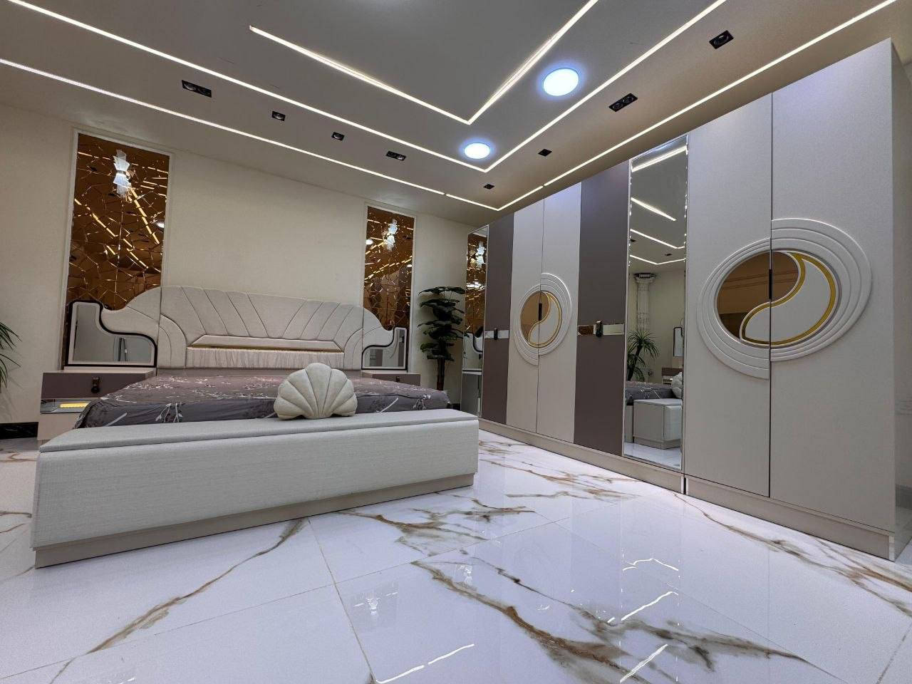 *موديل           الدلتا           المودرن*

*10 قطع             كنتور ملحق 330*

❇️ قياسات ضخمه 
❇️ ميز تواليت عملاق
❇️ اللون الجديد المتميز 
❇️ السرير والشازلونه مخزن
⭕️ زجاج  مطلي   و   *مطّرش*

❇️ إناره بالكومديات  *مخفيه*✨✨✨

❇️ المصنع الأصلي 
❇️ برغي حديد 

⭕️ *إناره مخفيه في الميز تواليت*⭕️

السعر مليون و550 الف 

توصيل بغداد مجانا 
اطراف 20 الف 
محافظات 100 الف
فضلاً وليس أمراً سوي لايك ومتابعة للصفحة علمود يوصل للكل تاج الياسمين للاثاث


**إذا كنت صاحب هذا الإعلان وتريد حذفه لأي سبب، رجاءا أرسل رسالة إلى الدعم الفني**