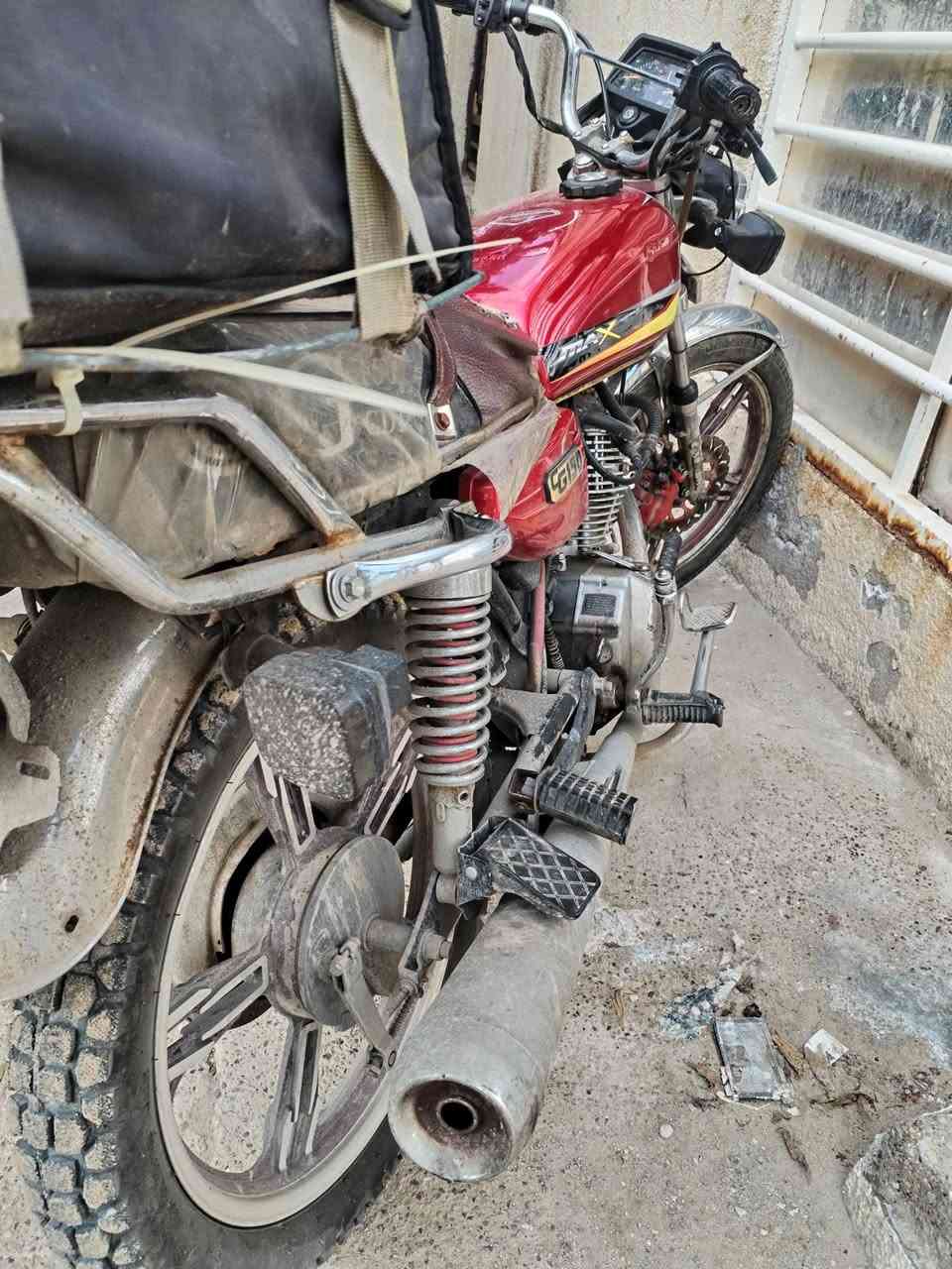 السلام عليكم دراجه إيراني موديل ٢٠٢٣ دراجه جديد خير من الله مااشي هواي مابيها نقص كله شغال تجي تفحص تروح سعر ٥٠٠ وبيها مجال حك الجيه مكان بغداد *********** بي واتساب مامتواجد بل فيس
