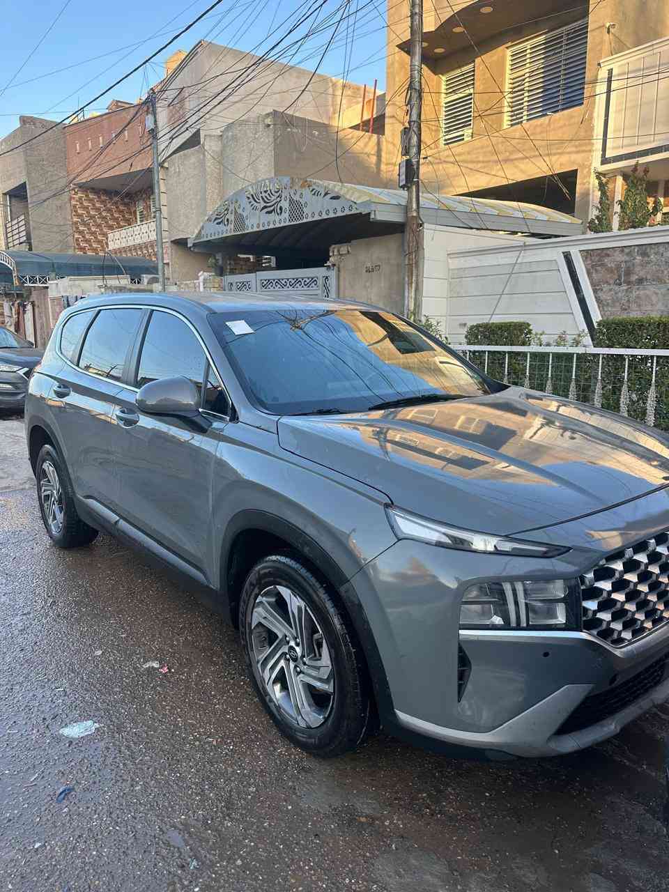 السلام عليكم السيارة جديدة بمعنى الكلمة
حادثها بنيد وجاملغ فقط باقي كفاله 
سنتافيه موديل 2023 

 المواصفات  هاترك

بصمه تشغيل+ ابواب

كشن كهرباء

كشنات مخمل 

اشاير مري 

جنطه كهرباء 

محرك ٢٥٠٠ gdi

سايد بريك بصمه 

رادارات جانبيه + اماميه + خلفيه 

بريك توقف ذاتي عند الاقتراب 

مانع انحدار 

٤ انظمه قياده 

اوتو هولد 

شاشه ابل كار بلي الحجم الكبير

تشغيل عن بعد

وباقي المواصفات 

بدون رقم  منفيس بسمي. 
اتصال ع رقم ***********
المكان بغداد البياع
