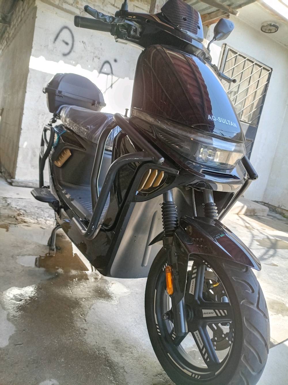 السلام عليكم صقر السلطان للبيع موديل ٢٦ دراجه اخت الزيرو مماشيه شوفت عيونك كفاله من كولشي كااامله مكلمه استخدام ٣اسابيع فقط بعدها نايلون بيها ٦بطاريات دبل ملف ٢٠٠٠ نحاس نظام بارك نظام بك سويجين كارتين سرعتها حقيقي ٦٠ تمشيك أكثر من ٥٠ كيلو دراجه لوووك بحاله الوكالة سعرها ٧٥٠ وبيها مجال مكاني بغداد قرب وزاره الخارجيه اي استفسار ***********وتساب محمول للشراي فقط 