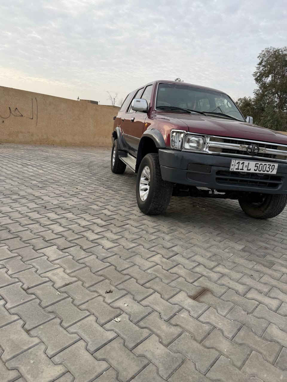 السلام عليكم تويوتا هايلوكس موديل 1995 مكينه ثنين ونص بطه مكينه وكير مكفولات رقم بغداد دولي مشروع وطني هزه جديده سنويه 29 السيارة مكفوله بس صبغ جماليه السياره جاهزه من تخم تاير حداديه جديده السعر 50 وبيها مجال الشري هاذ رقمي ***********مكان السيارة واسط ما متواجد ع فيس
