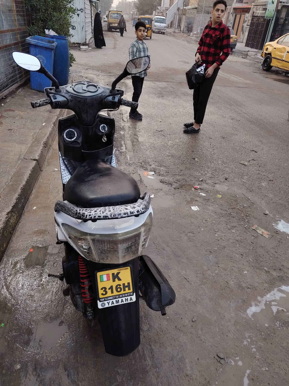 السلام عليكم ورحمة الله وبركاته مساء الخير اخوان سكنس فحل كبريتر دراجه بلادي فقط مره وحده تجفيت كهربايت  شغاله البيع لو مراوس ماكس عدله فقط لسعر 500 بيه مجال بسيط الدرجه بس خرز مال كلج امامي ترايش موجوده بس اني ما شدهن 
ممكان الدراجه بغداد الزعفرانيه دور الشرطه قرب صيدليه رينه علي الرقم الهاتف  *********** احمد وسام
