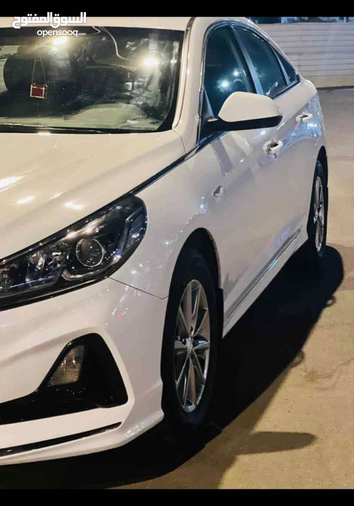 سوناتا 2020وارد كوري كفالة عامة 
رقم بصرة باسمي 
مواصفات الوارد كوري معروفة 
السيارة جديده وجاهزه100% بدون نقص
 مكينة 2000 بانزين 
172وبية مجال حك الجية بسيط فقط حك الجيه
*********** البصرة, العراق
