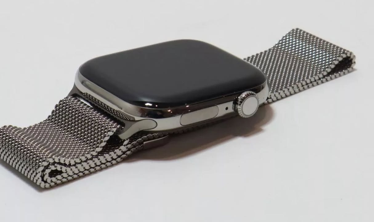 ساعه أبل ⌚️Titanium Edition👉👉
جمال القطعه 🩸يم المهيب بس💪🏻
جبتلك الشي المميز اله لباسته 
 النزاكه والرقي والجمال والمتانه والذوق
 التيتانيوم الفضه المصقول حتى السير
اعلى فئه بالساعات  /داعم خلوي
شاشه ياقوت ضد الخدش
خلفيات للساعه اوبشنات خاصه🔴
 هذي ثاني قطعه  فضي ادخله للعراق👁️‍🗨️🔝👁️‍🗨️
                 جيل  1️⃣0️⃣🔥
حجم  4️⃣6️⃣  ⛩️ 
               بطاريه  9️⃣6️⃣🔋
نظافه  1️⃣0️⃣0️⃣💯💯
                 ذاكرة  6️⃣4️⃣  💾
استيراد خاص
مركز سيمو المايسترو دورة شارع الصحه
👉👉***********
‎اتصال 📞واتس اب /للحجز
توصيل لكل العراق 
تابعني لان انت مميز حتى تشوف المميز
