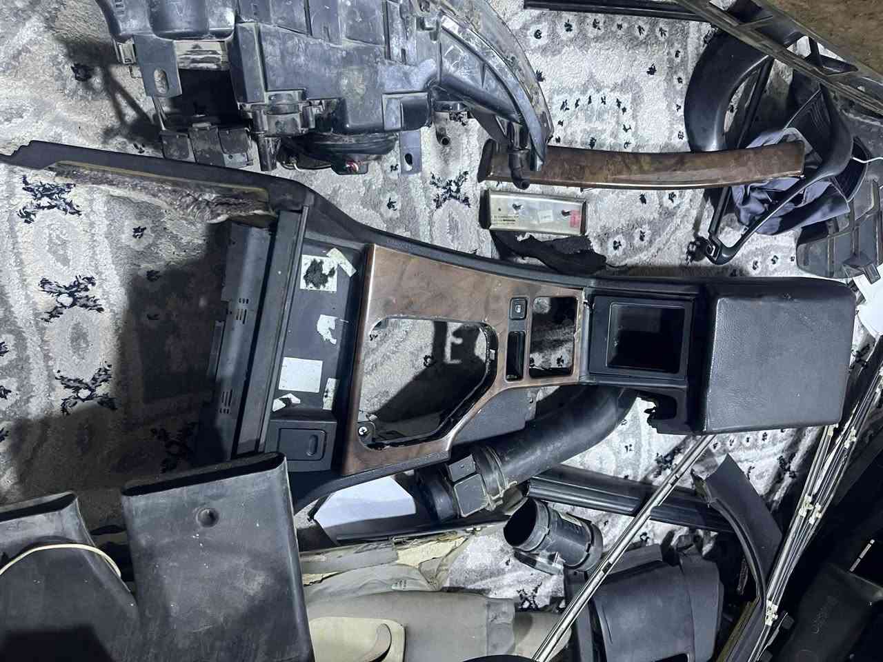 سلام عليكم غراض صقر عندي مروحه تبريت شباك بلادي نيكل مرايه مرايه جانبيات هم عندي فرش ارضي كامل امامي خلفي ولف حماوه عندي تكم صفح عندي سرج كير بل نص عندي كامل ويا صاج صاج دشبول عندي دكم جام عندي شنو تحتاج موجود ***********
