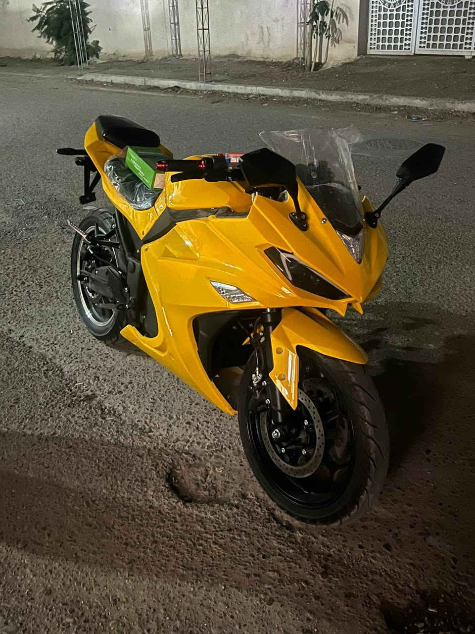 بطحه شحن للبيع ماطور  مميز بلون جذاب
سعر ١٨٥٠٠٠٠ مليون وثمان مائة وخمسين ألف صلاح الدين قضاء بلد  ***********
