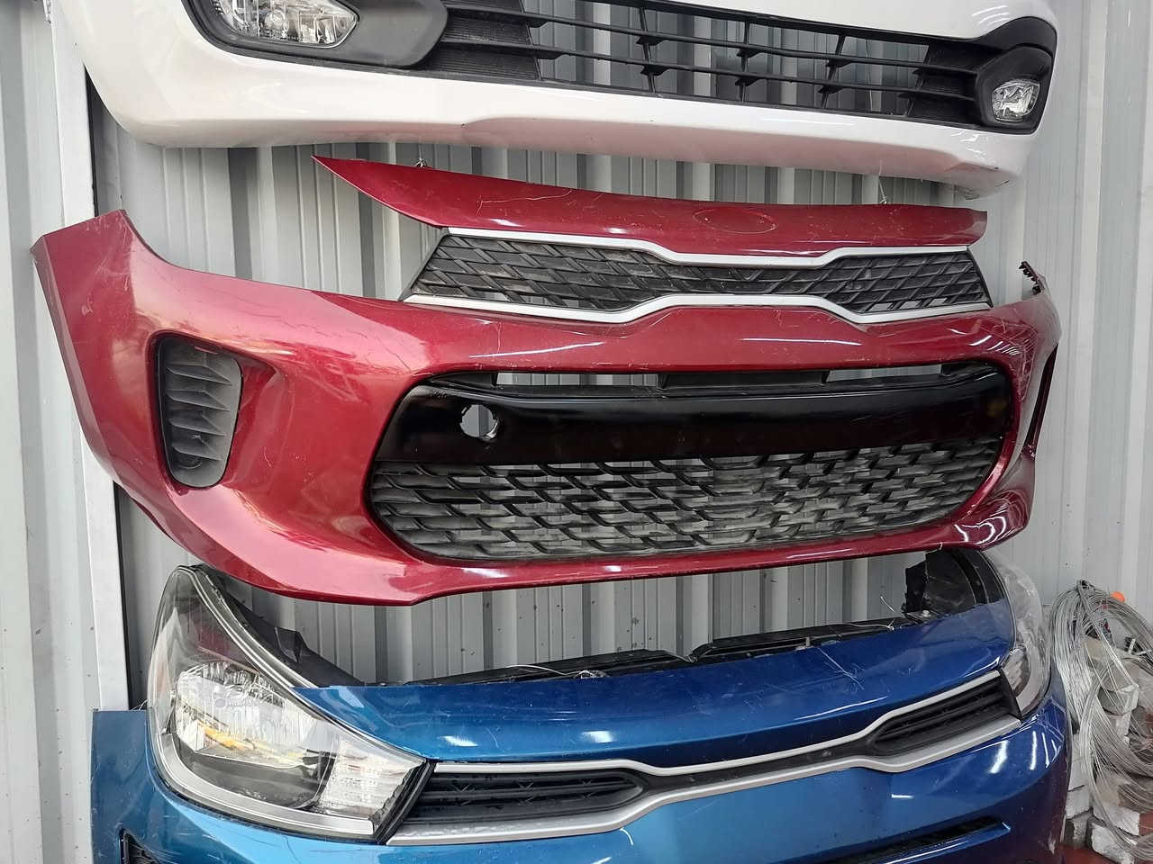 غراض كيا ريو واكسنت العنوان طالبيه هاتف ***********
