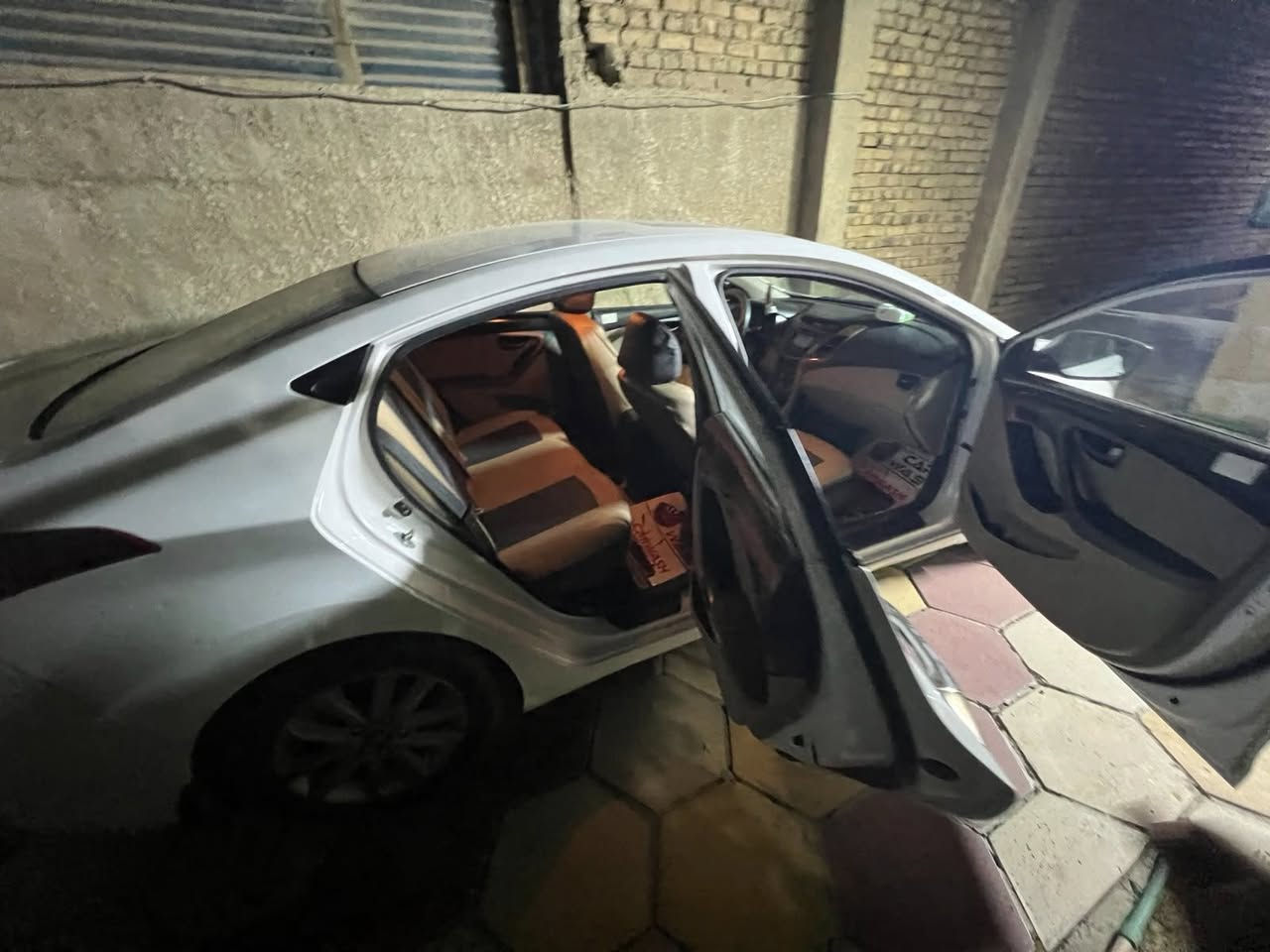 السلام عليكم النترا موديل ١٤ فول مواصفات سياره كفاله عامه عده البصمه 
ماشيه 202730 ولسونار بلمنشور محرك ١٨٠٠
السعر 127. وبيه مجال عنوان بغداد الشعب ***********

 .
