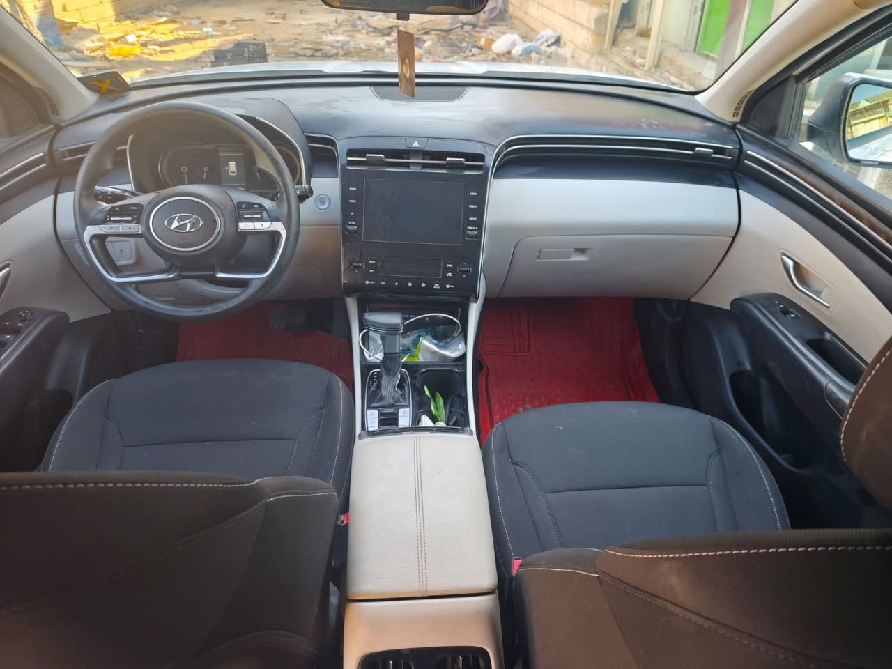 سلام عليكم توسان موديل2024 نص فول حادثه وصور الحادث بل منشور السعر 148 وبيه مجال قليل بدون رقم مكاني  بغداد الامين رقم الهاتف ‪0 771 552 3800‬
