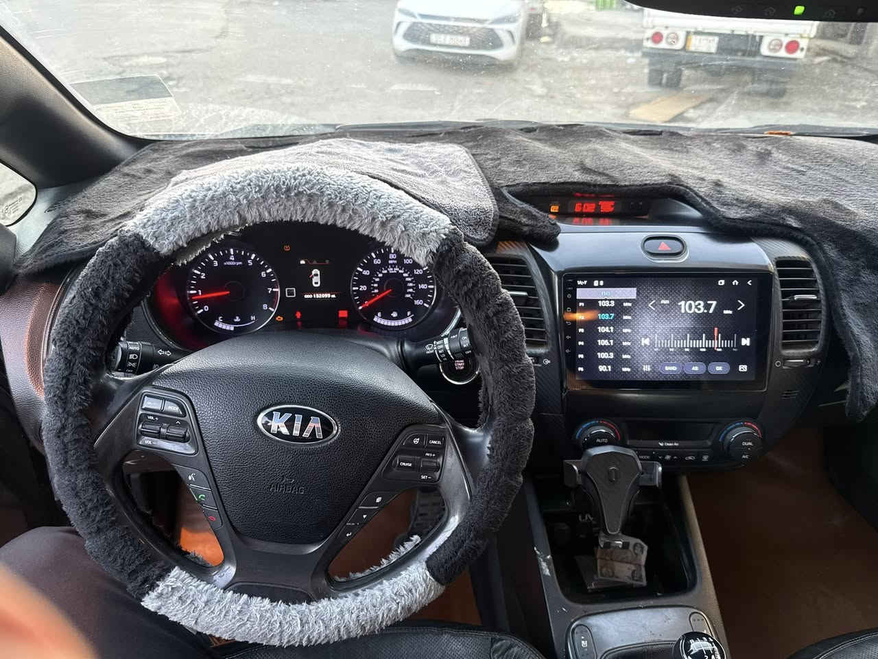 السلام عليكم فورتي موديل2016فول مواصفات
1600 تيربو كير عادي هاج باك بصمه ترحيب فتحه كشنات كهرباء
جلد حادثه بصوره موضح وبيه اماكن صبغ ابيع حزام
السعر85 وبيه مجال
العنوان بغداد الحريه 

‭0770 495 3392‬
