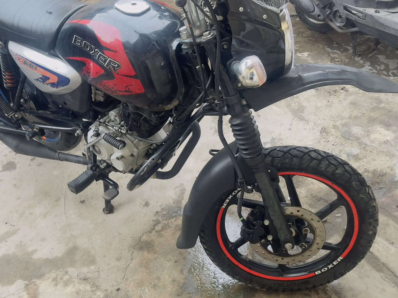 بوكسر
مديل 2025
ادوات 
توني مجفت وكالة اصلي 
كاملة مكملة
مكاني البصرة عشار 
السعر 800وبيها مجال 
رقمي ***********
