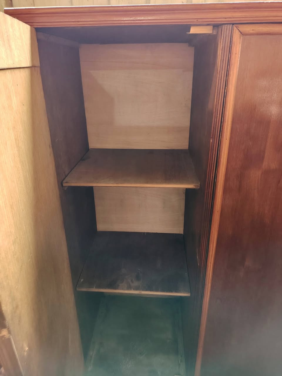 قنصور 4 ابواب السعر 130 الف الرقم ***********
