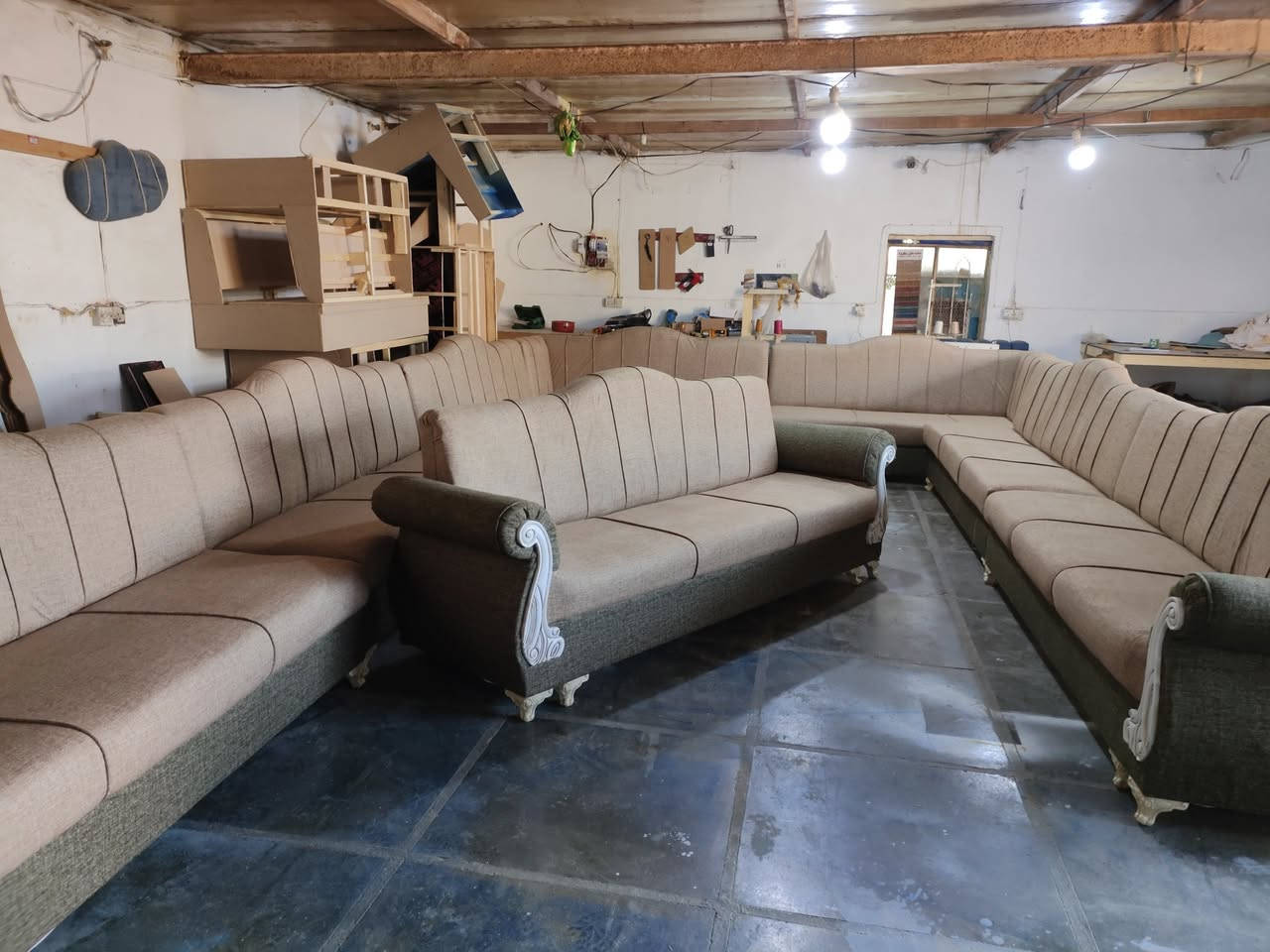 ديوان نجارة دوشمة جديدة قماش جديد ٢٥ نفر السعر، ٨٠٠ ،،، حلة نادر ٣ مقابيل المركز الصحي معرض احمد العنزي لاثاث المنزلي ***********
