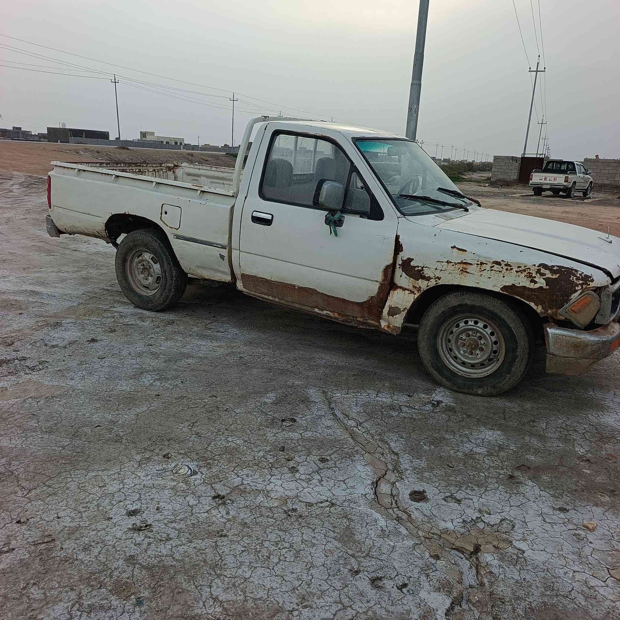 السلام عليكم سياره بيكم تيوته مديل 92 رقم ذي قار إنكليزي بأسمي وسنويه ل 31 محرك ثري واي شغاله ومابيها كلشي وين ماتريد حاضره السعر 25 وبيها مجال العنوان السماوه الرقم الهاتف ***********
