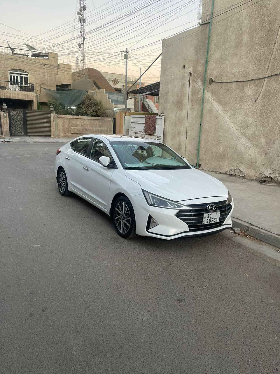 سلام عليكم النترة موديل ١٩ خليجي مكفوله كفالة عامة بيهة شخط صغير وصابغة عل كد اشبر فول مواصفات واحد عل واحد فتحة كير محرك تبريد صدر كلا فول سيارة جديدة 
بصمة تشغيل 
بصمة بيبان 
بصمة صندوك 
اشارة ترحيب 
مري شفط 
سبير منازل 
٥ويل كب  السعر ١٧٠ وبيها مجال قليل 
بسمي رقم بغداد مشروع وطني سنوية
 لل٢٠٣٠
العنوان بغداد الزعفرانيه وهذ رقمي***********
