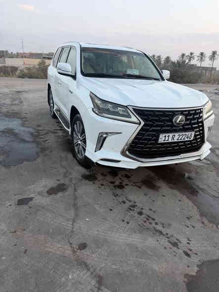 ***********
لكزس ٢٠١٧ كفالة 
سلام عليكم للبيع لكزس ٢٠١٧فول  داخل عسلي فول مواصفات معروف كفالة عدا بيها جملغ اليمنه مبدل شركه   وبيها شخط بالجملغ الخلفي رقم بغداد
