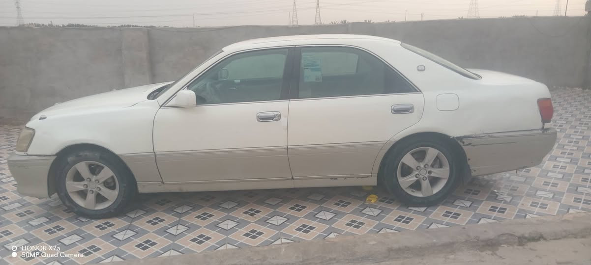 سيارة ملكه ادوات محركها 3000 فيفتي سيارة نضيفه وسعرها مناسب 24
دواخل نضيفه 
لي يدور نضيف وسعر مناسب هذه 
ذي قار قضاء النصر ***********
