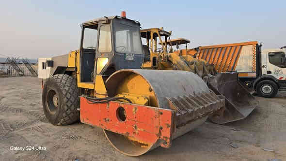 للبيع حادله دنيباك موديل1998/رقم بغداد الماني/محرك دويز 
هزاز جاهز/مضخات مكفوله وعلفحص/جاهزه للعمل،السعر92$
ورقه/جاهزه للشغل***********ديالى كنعان.
