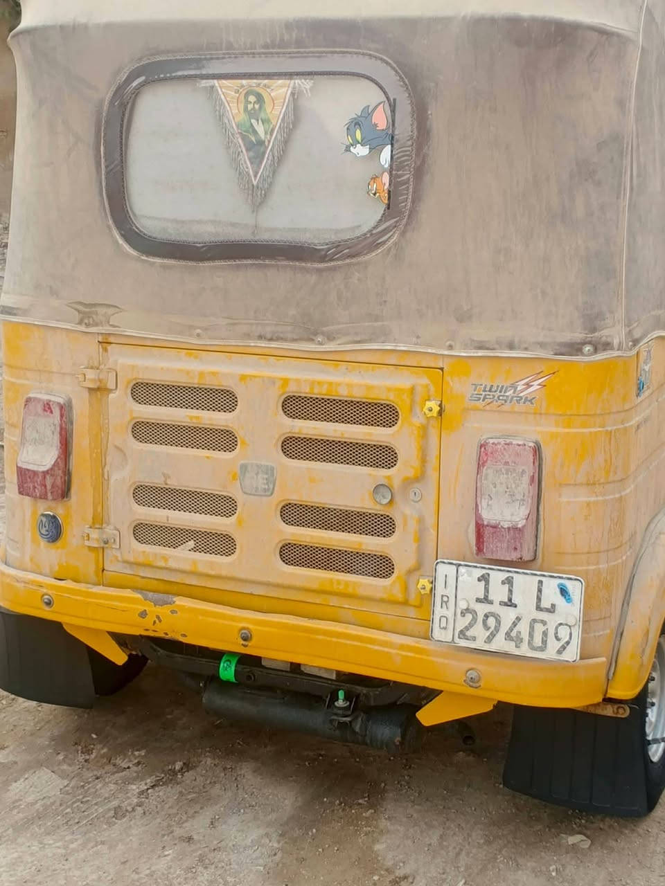 سلام عليكم شباب تكتك للبيع 2019 شهر 7 بيه ضره بل لغد وراجع عل بارد وتجي ونشوف بعينك السعر 6250وبها مجال حك الجيه العنوان بغداد النهروان *********** ما متواجد عل فيس المو شراي لا يتصل
