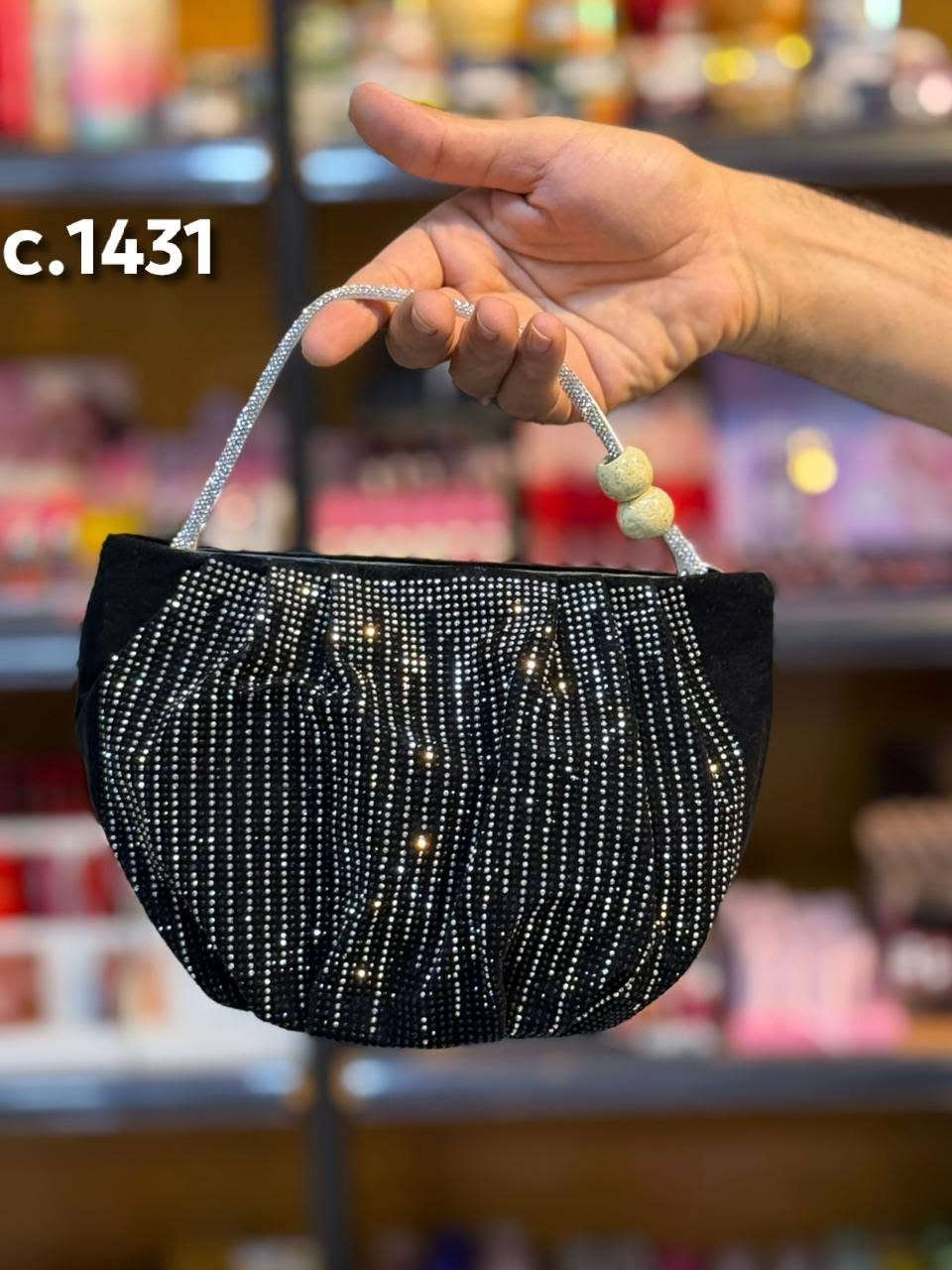 ✨️ جديد.فينيسيا ✨️ New Venesia ✨️
✨️👛 حقيبة بناتي لمع كيوت تجنن 😍👌
✨️ السعر 5.000 فقط ✨️


**إذا كنت صاحب هذا الإعلان وتريد حذفه لأي سبب، رجاءا أرسل رسالة إلى الدعم الفني**