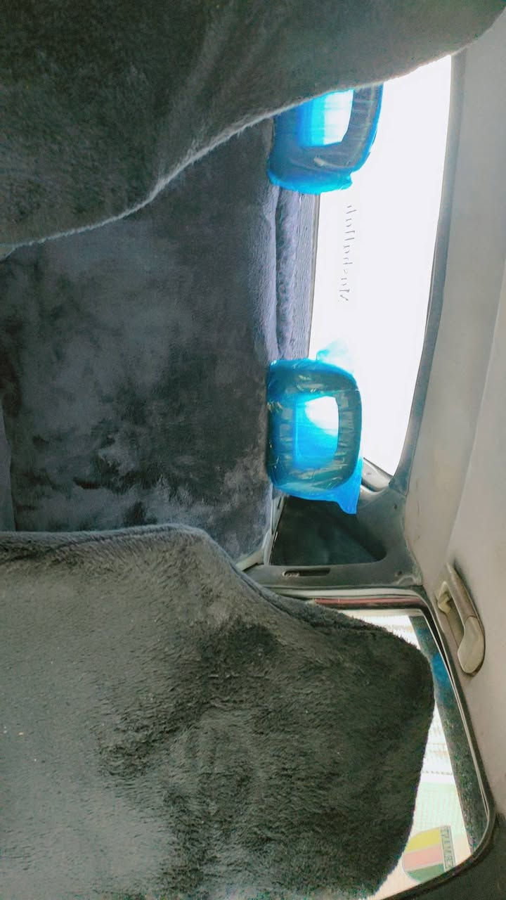 سياره للبيع محرك16 لون ماروني سنويه صاقطه 21 نضيفه كابون بانزين السعر 26 الاتصال ***********
