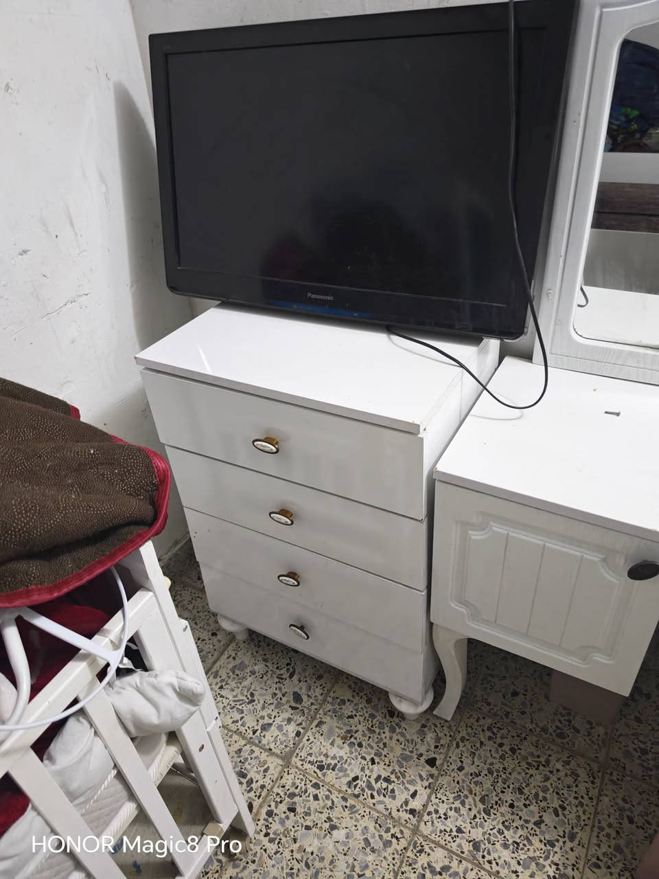 سلام عليكم اخوان غرفه كانتري سعر معه توصيل ونصب ب 525 الف اي استفسار رقم ***********
