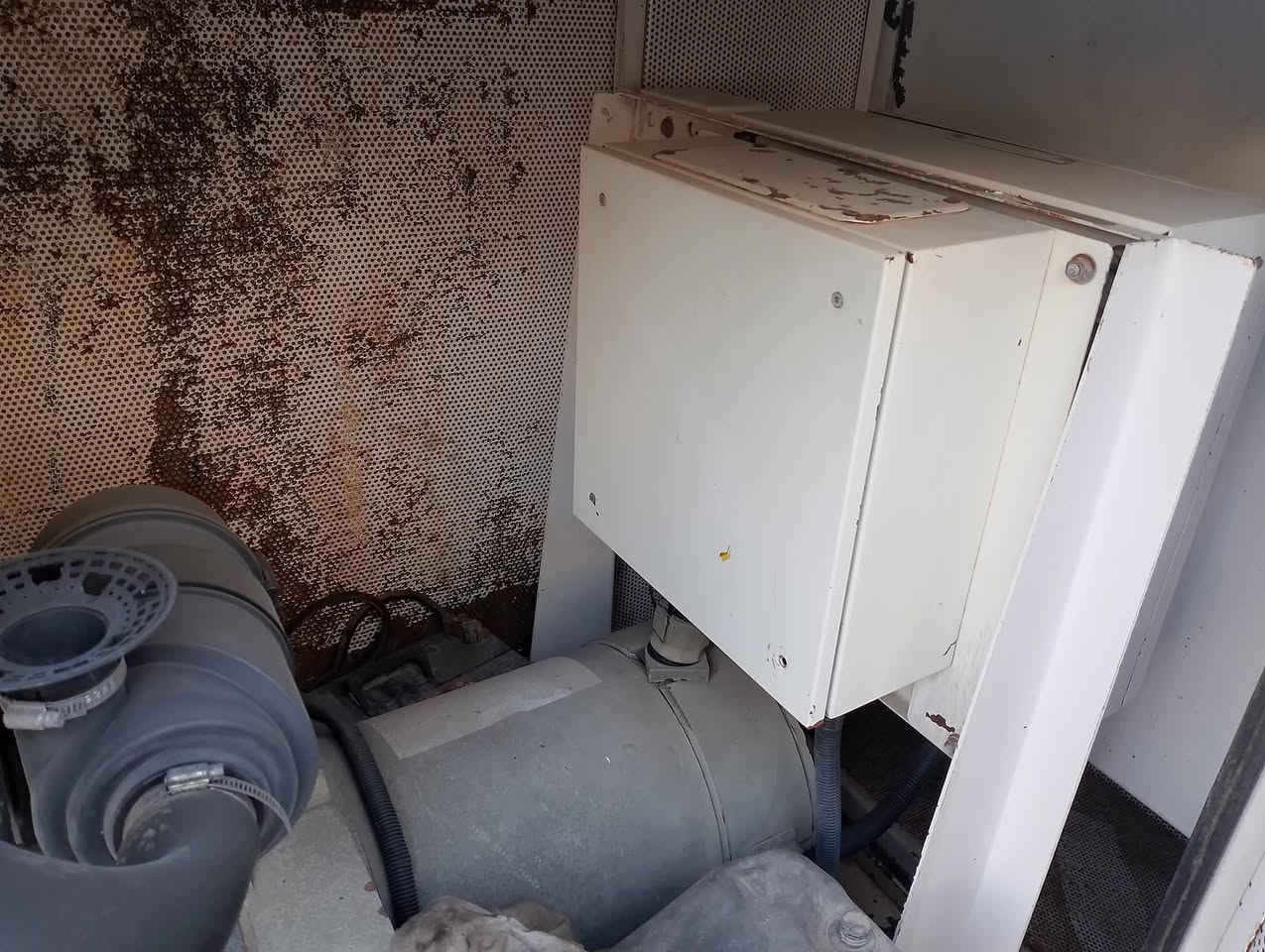 مولد بيركنز انكليزي كاتم جبيلي 3 بستم 30 كيفي ثري فيز شاشة حماية تشغيل واطفاء ذاتي كاملة وجاهزة على الحمل مكانه الكاظمية الاتصال *********** مامتواجد على النت اتصل وآني بخدمتك
