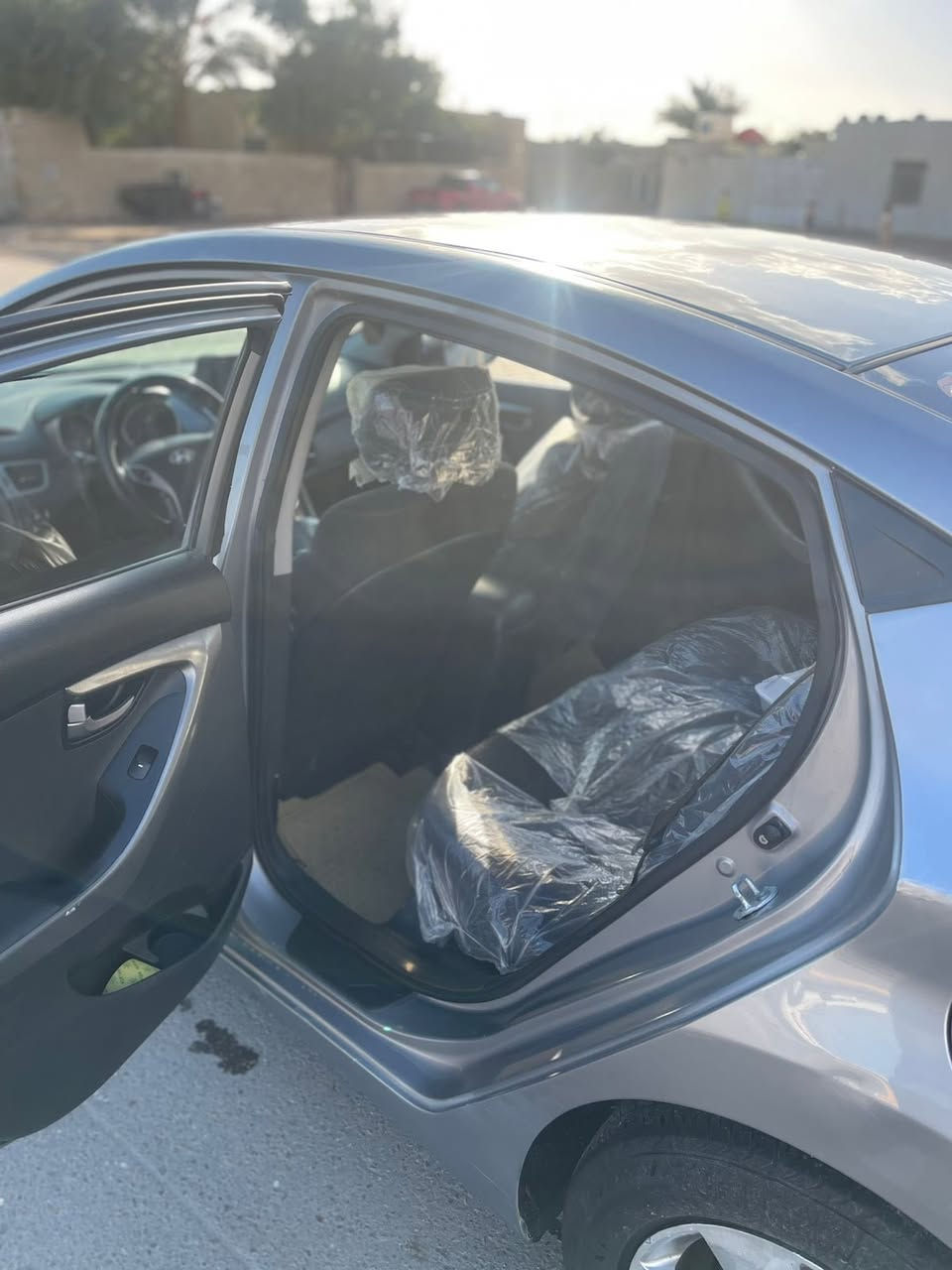 السلام عليكم اخوان أفانتي موديل 2013 
كفاله كير مكينه تبريد حداديه 
أدوات أدوات ادوات 
رقم دولي جديد 
تسجيل جديد 
مكان السياره مركز البصره 
***********
السعر 55 وبيها مجال حك الجيه
