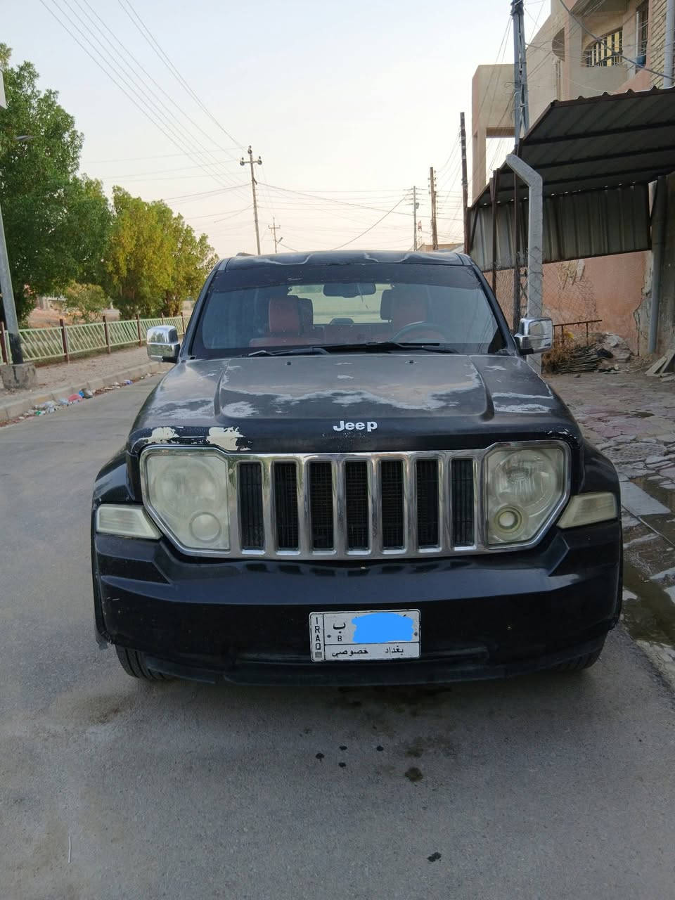 السلام عليكم 
جيب ليبرتي 2009 
كير مكينة خير من الله تبريدهة منقص غاز بس 
ضربتهة حادث تصادم خلفي بيهة جراد موضح بلصورة 
سنوية منتهية هذا الشهر  تخم تاير جديد صار اسبوع من شديتة
السعر 63$ ورقة وبيهة مجال تدللون
رقمي ***********
