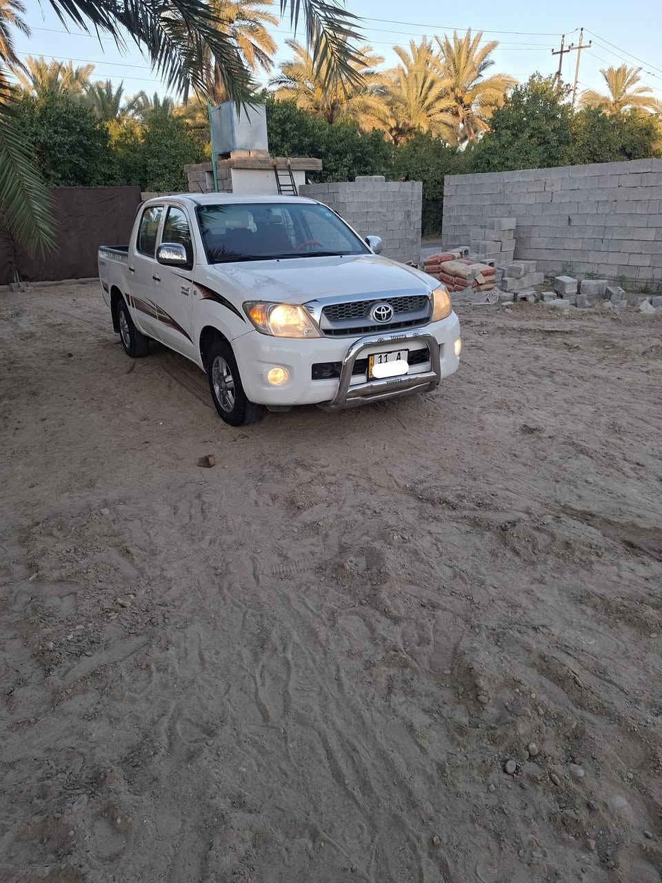 السلام عليكم تيوتا هايلكس موديل ٢٠٠٩ رقم بغداد كير عادي شاصي ١٩   جاهزه السنوية لل ٣١ بسمي حصرا تحويل ثاني يوم  محرك مفتوح  لا تنقيص ولا تبخير بيه تبديل جاملغ او باب خلفي   ابيع سونار  المكان صلاح الدين قرب جسر الضلوعيه رقم الهاتف *********** / ***********
