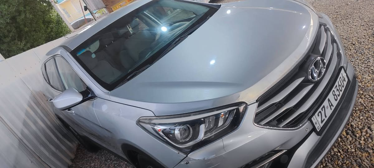 السلام عليكم معرض الماجد يرحب بكم 
سنتافيا موديل 2018 امريكي رقم ذي قار دولي 
مكفولة حادثة فقط طرف البنيد بدون صبغ موضح الحادث بالصور ..
محرك 4 سلندر 2400
ماشية 80 الف فقط 
تحكم ستيرن فول 
شاشة
 كاميرا خلفية 
ويل كب كروم
السيارة جاهزة جدااا وما بيها اي نقص 
للمزيد التواصل مع الرقم التالي ***********
