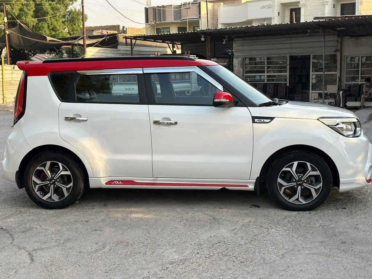 صول 2015 ...خليجي مكينه 2000 دوش رقم اربيل بسمي ..سنويه لل30  مواصفاتها فول عدا بصمه  
جلد كشن كهرباء 
شاشه كامرا
حساس خلفي 
مرايه شفط 
ترحيب دوسه ليزريه 
تحكم كامل 
لايت لد بكد لايت لد 
تو كلر بلاد 
السعر 132 بيها مجال .....مكان السياره محافظة الديوانية 
***********..... .
