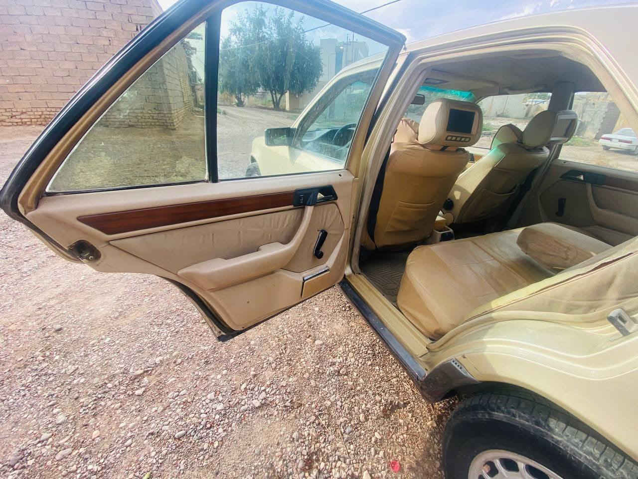 سلام عليكم شباب سياره مارسدس دب نضيفه محرك وكير جدد ثنين ونص مصبوغه عام للجماليه كلشي بيهاشغال سنويه الثمانية وعشرين موديل سبعه وثمانون تخم تاير تبريد شغال حداده نضيفه تايرات جديد العنوان بصره قضاء المدينه رقم الهاتف واتساب ***********السعر50
