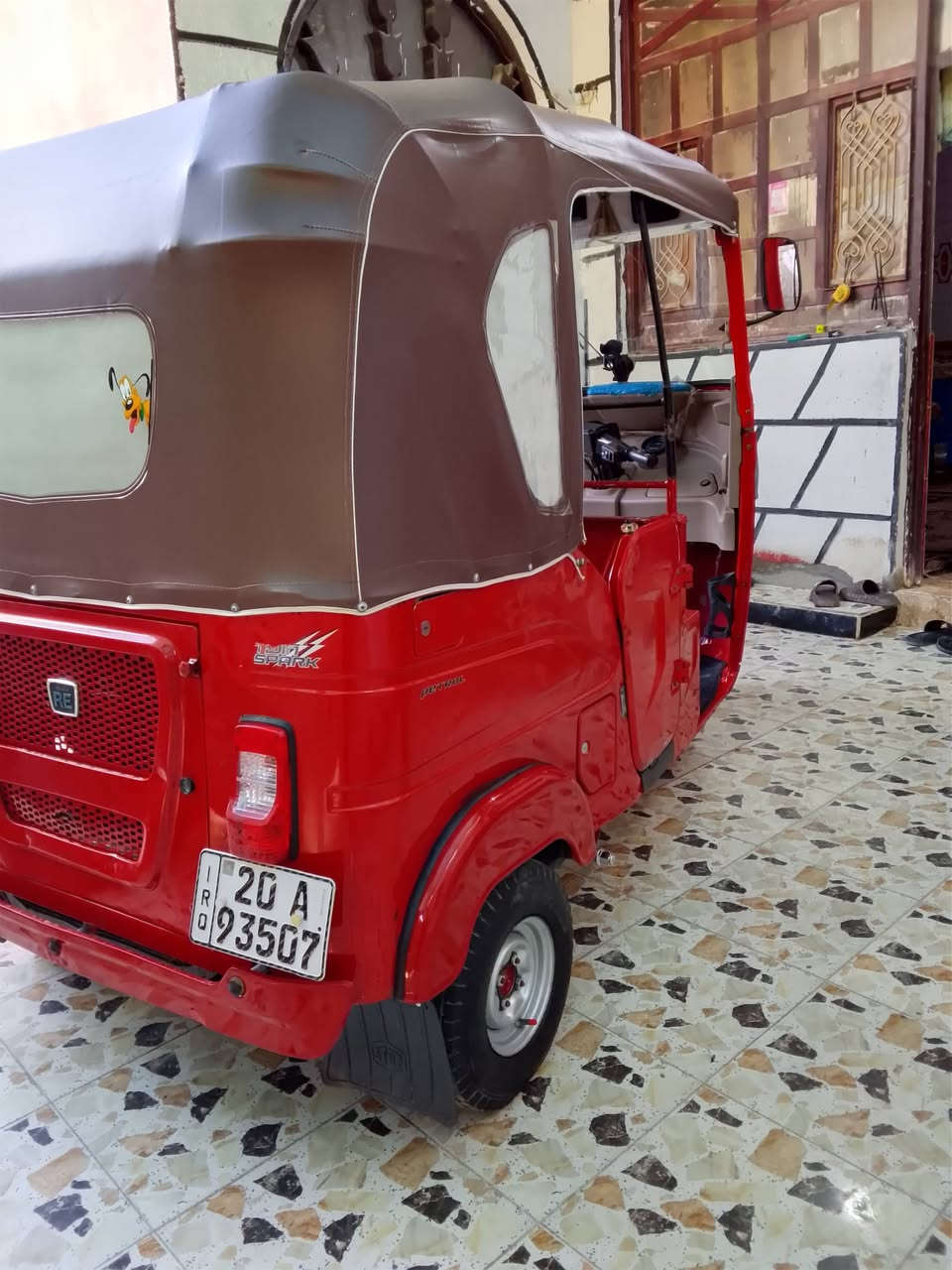 تكتك 22 شهر 8 رقم وسنويه انگليزي ديالى تحويل ثاني يوم كامله مابيها اي نقص السعر 8٫750 وبيها مجال بسيط تعال خاص او اتصل ***********
