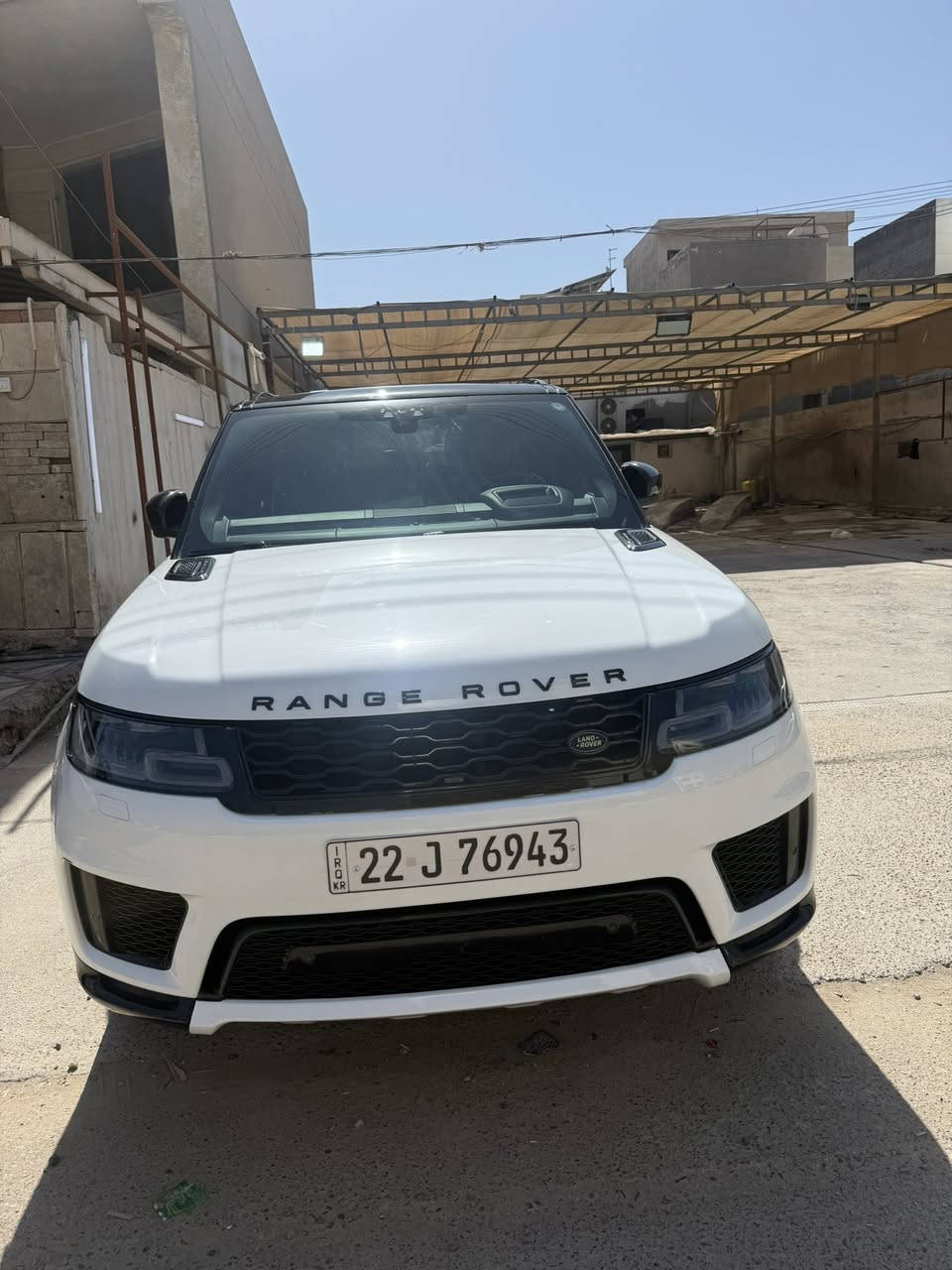 السلام عليكم للبيع سيارة 
  نوع رانج روفر سبورت HSE 
موديل 2021 
المواصفات 
محرك 6 سلندر تيربو 395Ph 
تحديد مسار 
رادار امامي خلفي 
فول تحكم ستيرن وتسخين 
تبريد تسخين كشنات
بصراحة مواصفات الرانج هواية ومعروفة 
حادثها دعامية فقط اريباك ستيرن وراجع بلاد 
بس الدعامية بيها مبدلة 
بيها كارت مكانين بسيطة جدا اثر شخط على كد اصبع السيارة بيها هواية مواصفات وسعرها مناسب مال بيع مكانها بغداد  حي الجهاد تحويل مباشر او وكالة 
للاستفسار اتصل او واتساب 
***********
***********
