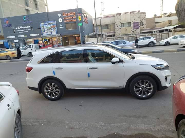 🚗🔥 كيا سورينتو 2020 خليجي  – فول كامل (أعلى مواصفات) للبيع 🔥🚗
✔️ 6 سلندر – 7 ركاب
✔️ دبل (شباج) جاهزة للبر والطرق الصعبة
✔️ فول مواصفات مع فتحة سقف بانوراما
✨ المواصفات:
✅ فتحة سقف بانوراما
✅ نظام بصمة (أبواب + تشغيل)
✅ نظام ترحيب وإضاءة ذكية
✅ لايتات زينون / LED
✅ كراسي جلد كهرباء + تدفئة/تبريد
✅ ٤كاميرا خلفية + حساسات أمامية وخلفية
✅ شاشة كبيرة + بلوتوث + تحكم ستيرن كامل
✅ تبريد خلفي + 3 مناطق تكييف
✅ سايد بريك إلكتروني بصمة
✅ باب صندوق كهربائي
✅ 3 أنظمة قيادة (اقتصادي / رياضي / عادي)
✅ بردات خلفية + راحة كاملة للركاب
✅ دبل تحكم كامل للطرق الوعرة
✅ باقي المواصفات المعروفة للفئة العليا
📌 الحالة:
🔹 سيارة نظيفة جداً، استخدام شخصي
🔹 ما تحتاج أي مصروف
🔹 جاهزة من كل شي
🔹 مكفولة كفالة عامة
🔹 ممشى: 140 ألف كم
🔹 على الشركة / بدون حوادث
💰 السعر: ( 295  )قابل للتفاوض للجادين (بيه مجال للطيبين)
📍 العنوان: أبي غريب – الحمدانية الأولى 
📞 للتواصل واتساب/اتصال: [***********]
🔥 سيارة عائلية فخمة + قوية + أعلى فئة بالسورينتو، فرصة ما تتكرر 🔥
