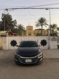 ماليبو وارد امريكي   موديل 2023  لون نفطي السياره تنطي لونين رقم مميز ...