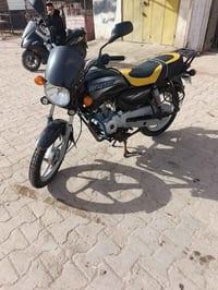 بوكسر موديل 2017  السعر 700  وبيها مجال مكاني بغداد النهروان الاتصال 0...