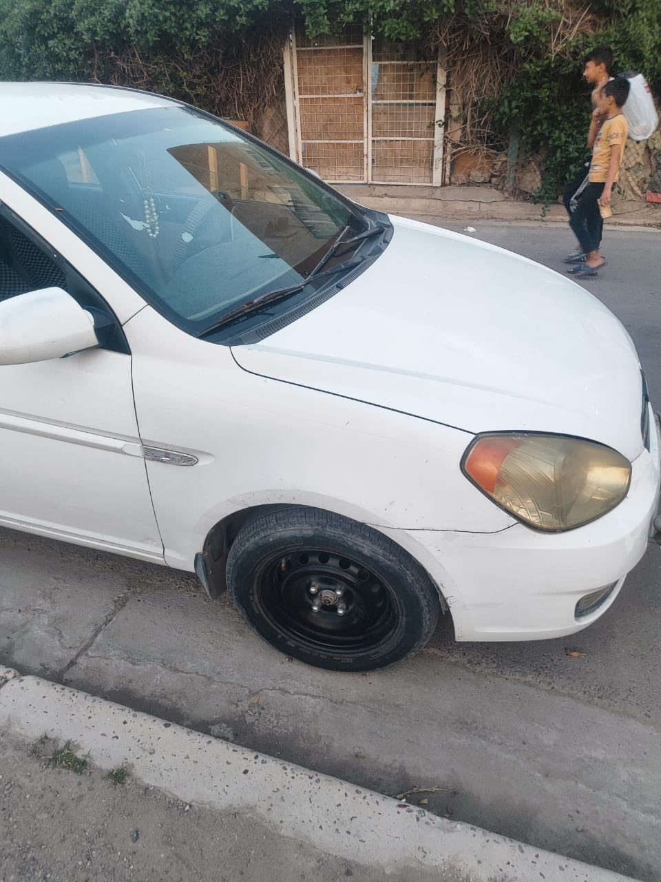 اكسنت موديل 2006 امريكي حادثها بس باب السائق بيها ضربه بسيطه ومصلحها السياره ليبل واحد السنويه لغاية سنة 30 وباسمي رقم انكليزي بغداد  مكاني بغداد الغزالية سعر 74 ورقه وبيها مجال للاستفسار *********** 
 ***********
