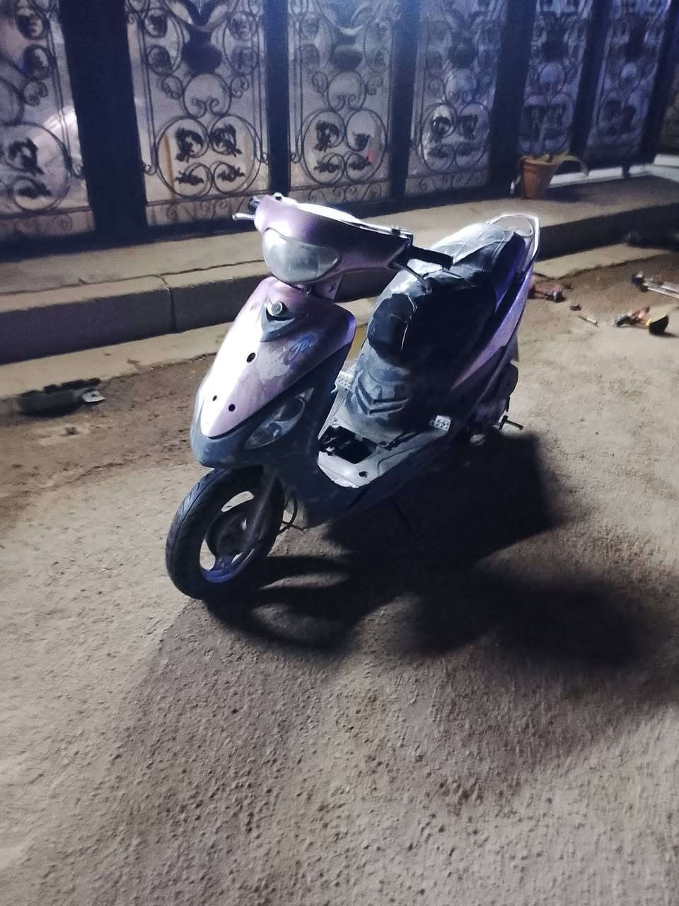 السلام عليكم ماكس منغولي  شغاله هندر واحد 
مكينه بلاديه  مكصوصه رايمر  متروكه بس شغاله ابيع كوم حديد بيها نقوصات 
 مكاني حي اور  ***********
