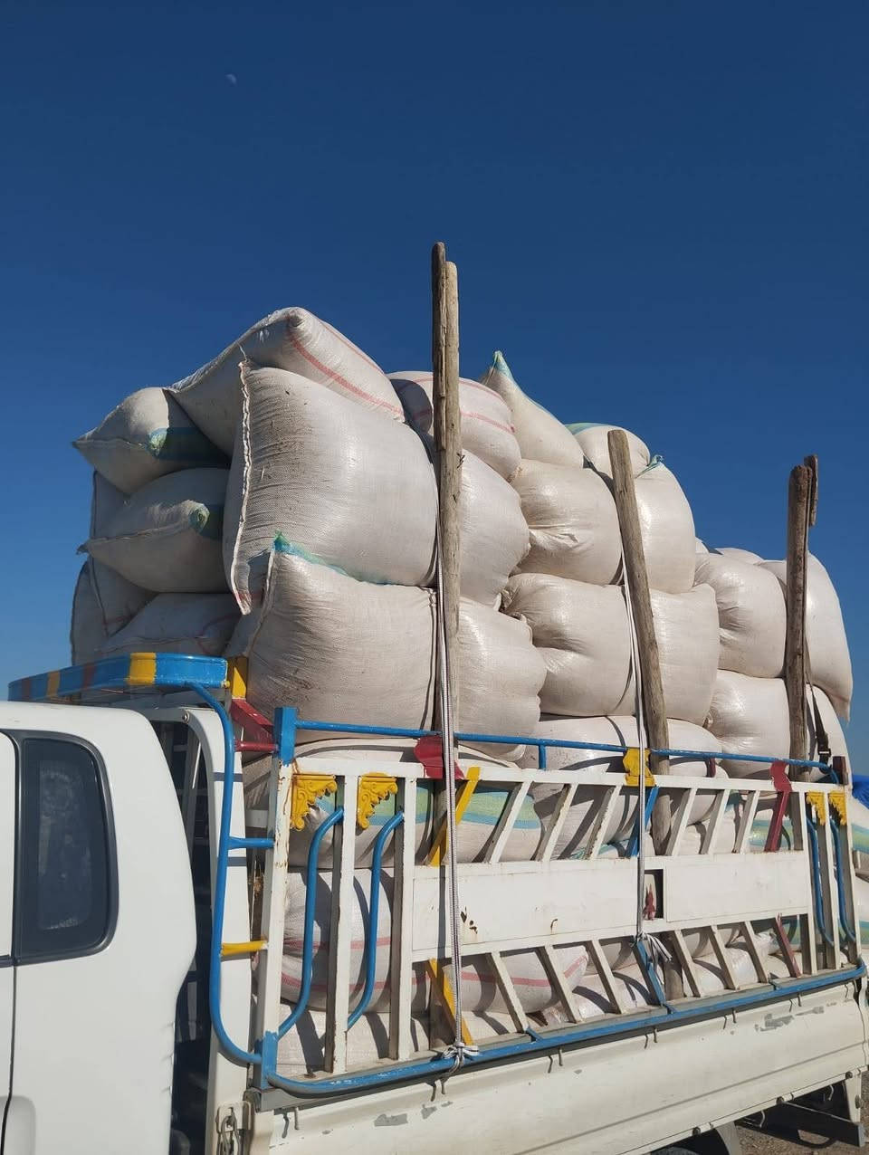 السلام عليكم
تبن للبيع شلفان ارتفاع 150وعرض 90ودكاك فول تبن شرط نضيف مال السنة  تبن حنطه موشعير    وشرط الدكاك  السعر الشليف الواحد بــــ (5000) واصل  للبيت 
  الاستفسار على الرقم  ***********
