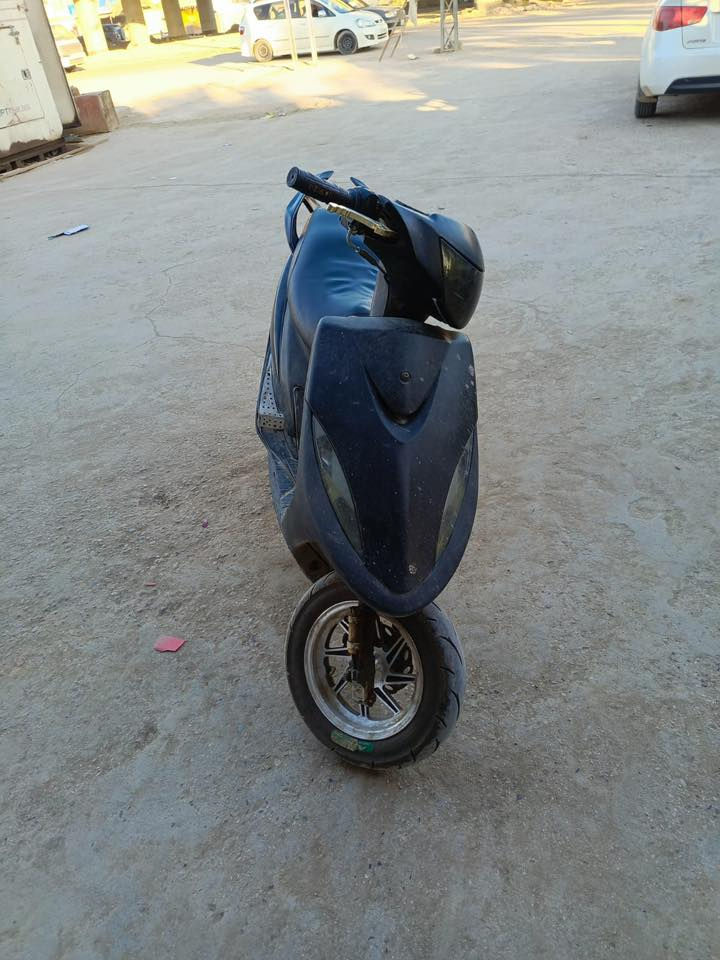 السلام عليكم ماكس عدل للبيع بوشه 55 كلجات رياضي ويل مروحه رياضي سبايدر رياضي كفر اسود طافي اشاير وماصده لون نفطي سوادات ختم واحد ويه المكينه الدراجه ناقصها بس باتري ودبلات تعبانه نكره بكل وقت بيع او مراوس بنامه رقم :***********
