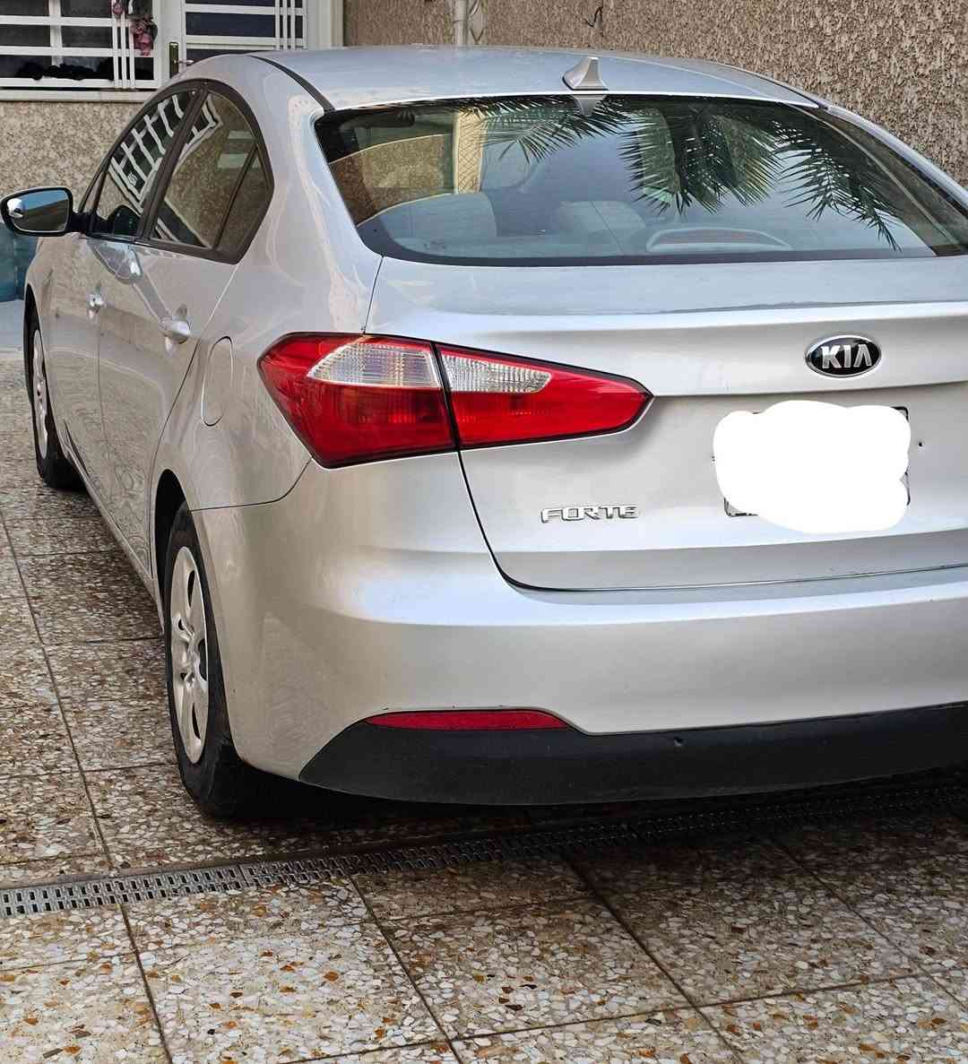 سلام عليكم
كيا فورتي وارد امريكي 2016
حادثها حلو خلفي (صندوك مبدل فقط)
ماكو أي حادث بالعراق
مكينة وكير على وضع الشركة

ماشية 40800 ميل قابل للزيادة

تحكم ستيرن جهتين
بلوتوث وحاكية
ايرباك 6
كشنات حضن

مرقم بغداد
دهنها موتل من الشركة

منظومة تبريد جديدة
صدر جديد
زوج تايرات جديد

اكو جراد بالصندوك
واكو ضربة صغيرة بالجاملغ الخلفي فوك التاير عكس السايق
واكو شخوط بسيطة

السيارة مال بيت ومعتنين بيها
125$ بيه مجال

والله يبارك للجميع بحلاله

تواصل واتساب رسائل من فضلكم ***********
